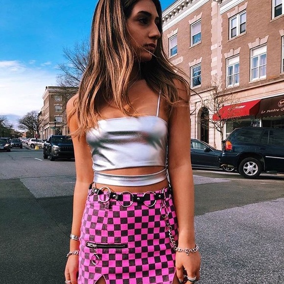 NWT LF silver crop top with cutout - Picture 3 of 10